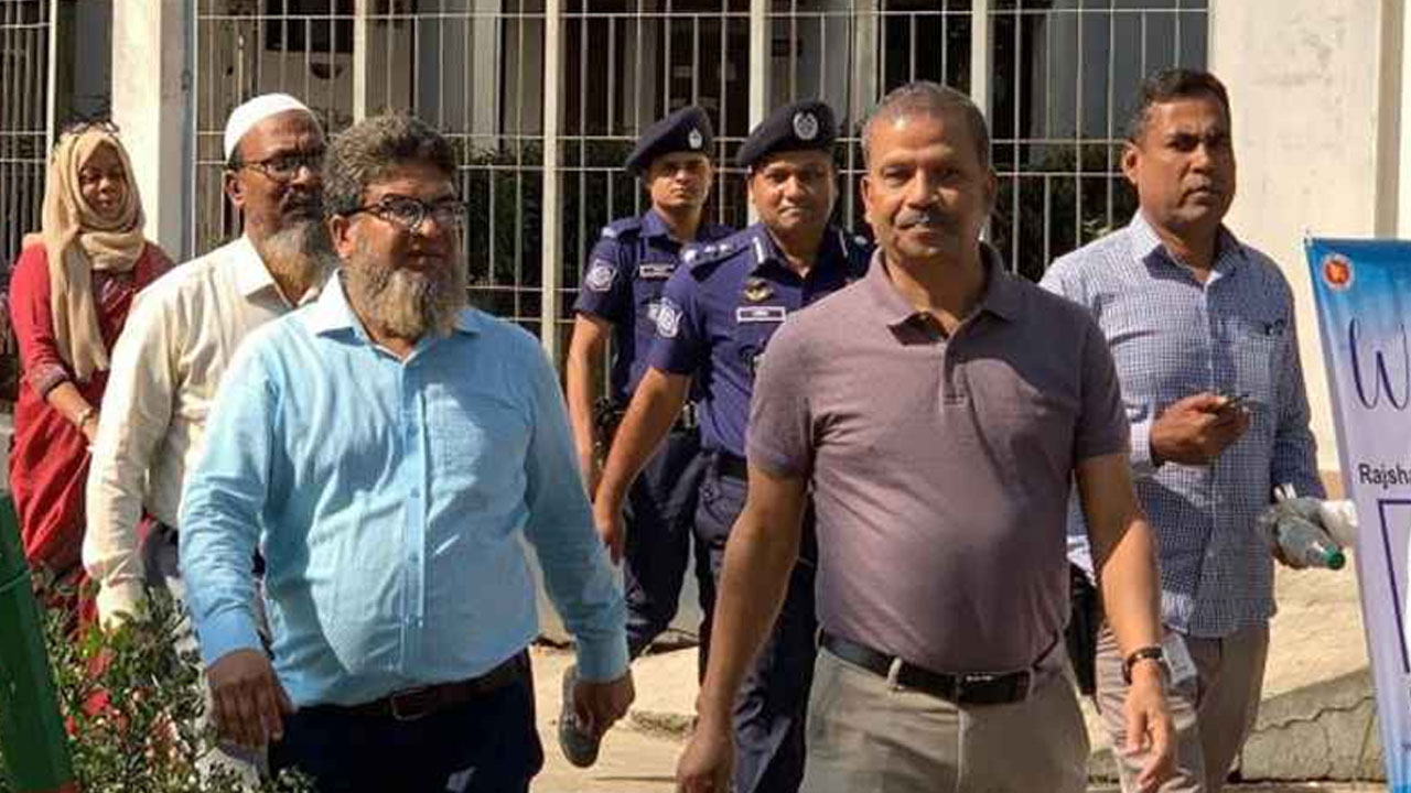 রাজশাহীতে টিটিসি পরিদর্শনে উপদেষ্টা আসিফ নজরুল