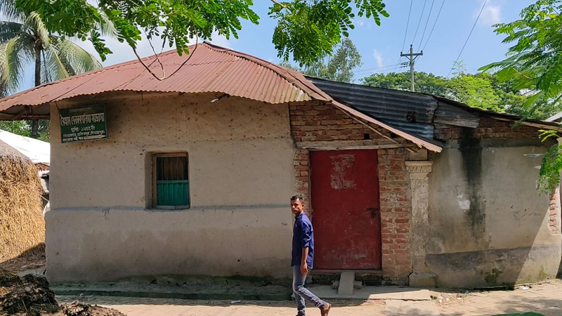 ঝুঁকির মাঝেই চলছে পাঠদান বৈগ্রাম ফোরকানিয়া মাদ্রাসায়